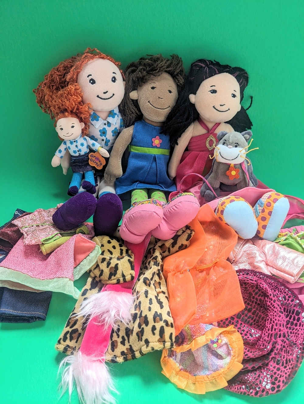 Groovy Girls Lot of Dolls, Cat, & Clothes - Vintage Early 2000's